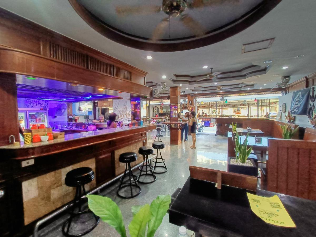 Black Pearl Patong Beachfront Exterior foto